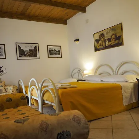La Vecchia Montagna לינה וארוחת בוקר