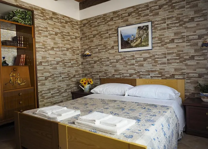 Panzió La Vecchia Montagna Nebida