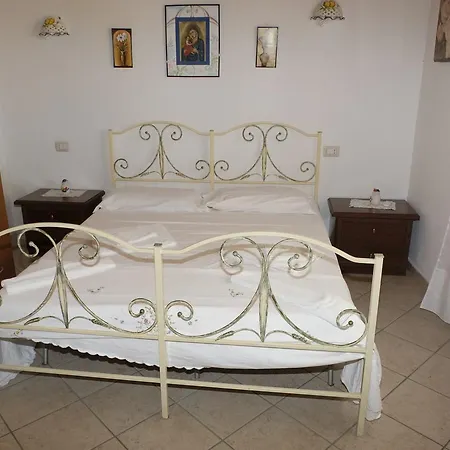 La Vecchia Montagna Couette-café Nebida